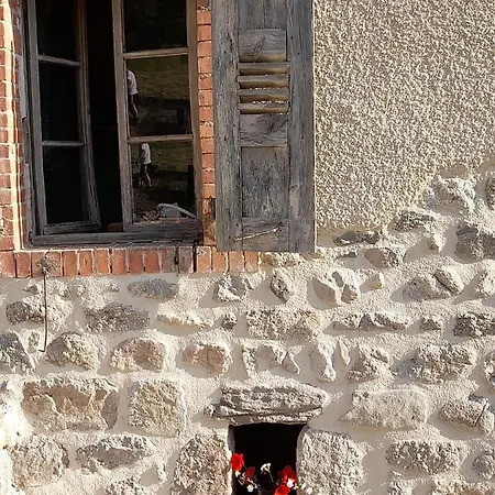 Maison De Nant לינה וארוחת בוקר *