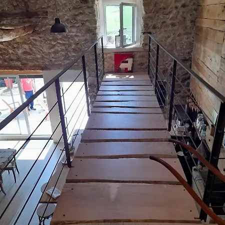 Maison De Nant לינה וארוחת בוקר