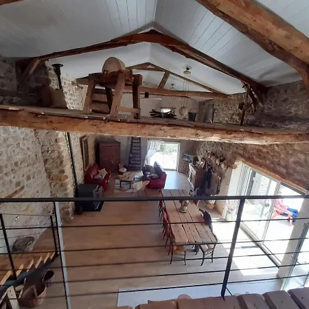 לינה וארוחת בוקר Maison De Nant Vorey