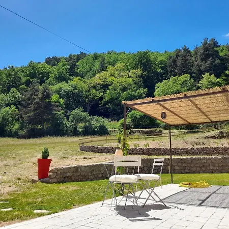 לינה וארוחת בוקר Maison De Nant