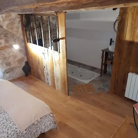 Maison De Nant לינה וארוחת בוקר Vorey