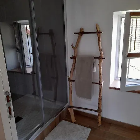 לינה וארוחת בוקר Maison De Nant Vorey